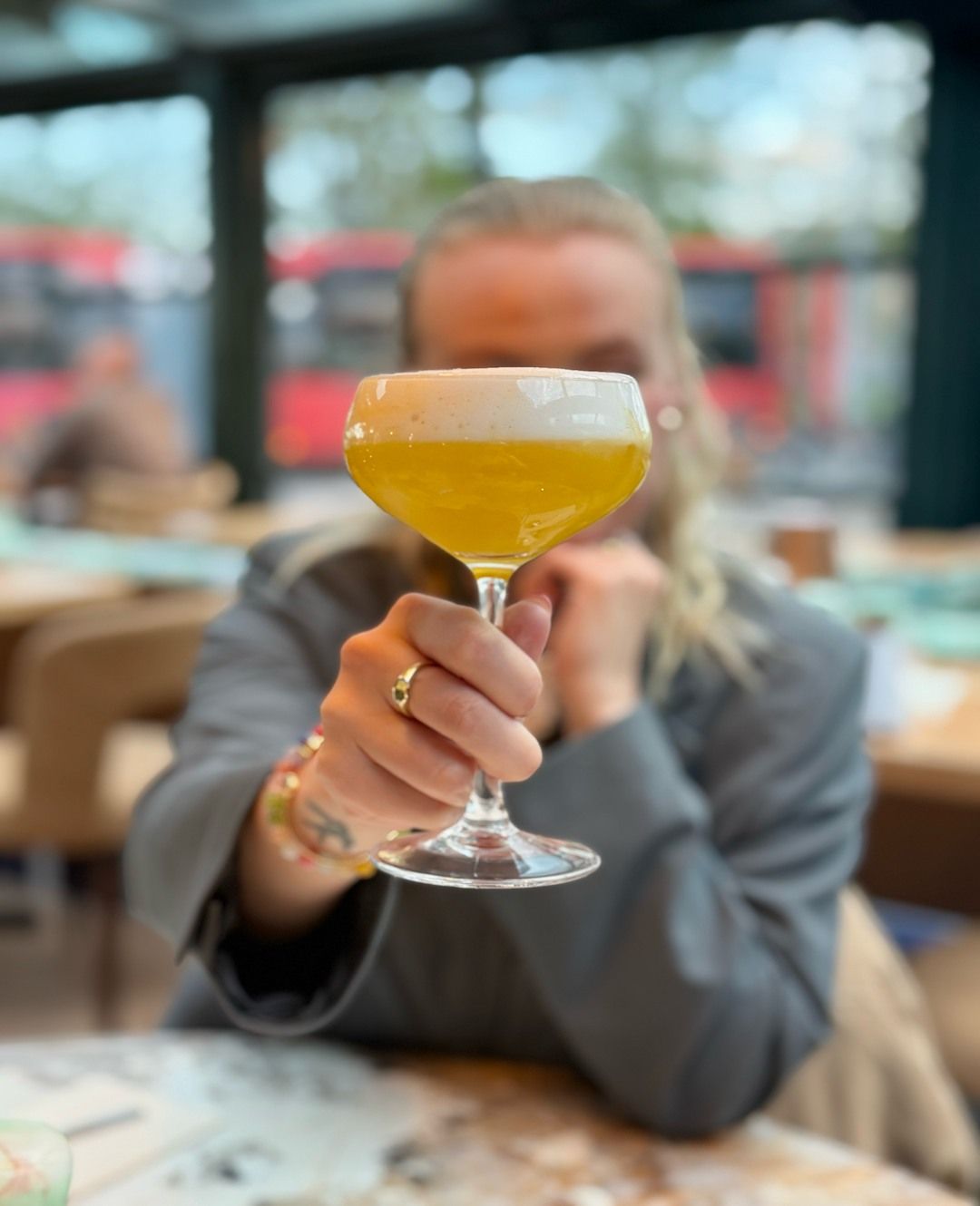 Cocktail i baren